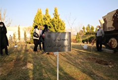 گزارش تصویری | کاشت نهال میوه به نام شهدای سازمان اقتصادی کوثر در موزه انقلاب اسلامی و دفاع مقدس
